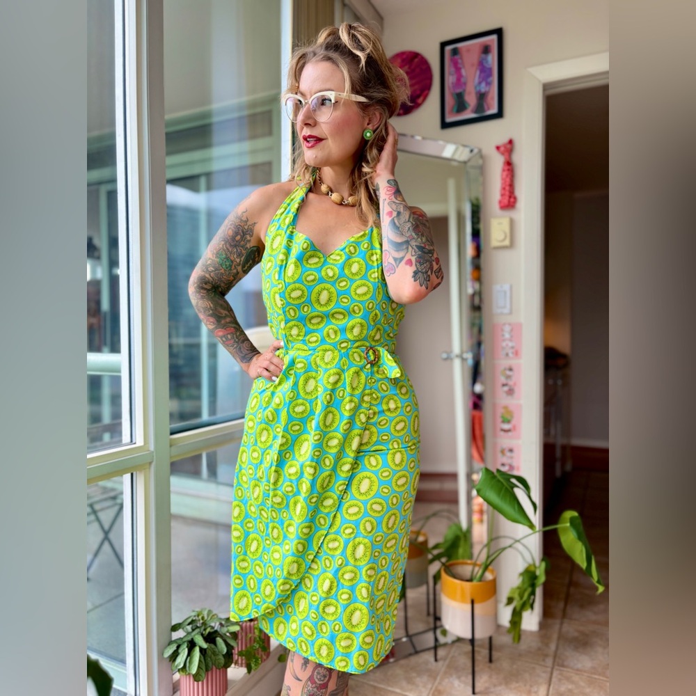 Miss Fortune Kiwi Wiggle Pinup Tiki Dress size M